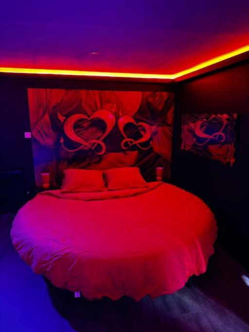 Love Room Passion Saint-Hilaire-de-Talmont Exterior photo